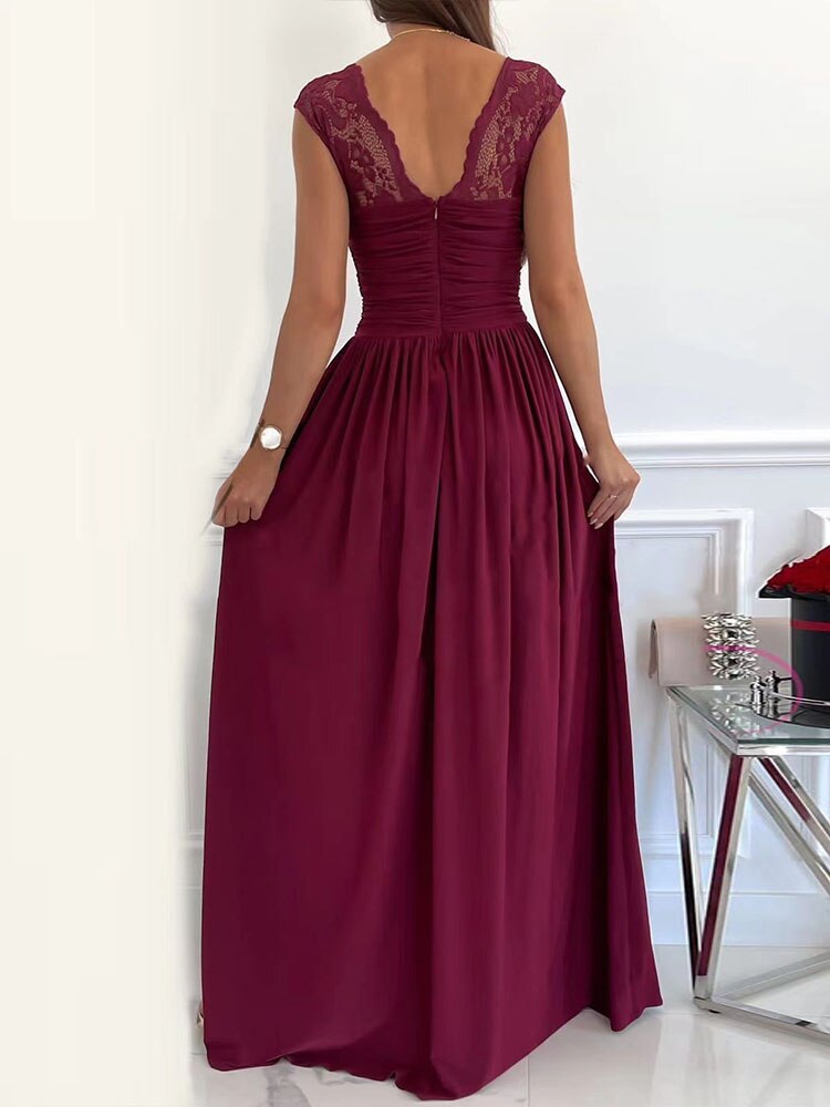 Naisten Juhlamekko Briana | Elegantti Pitkä Leikkaus | Pitsiyksityiskohdat ja Halkio | Täydellinen Ilta- ja Juhlakäyttöön